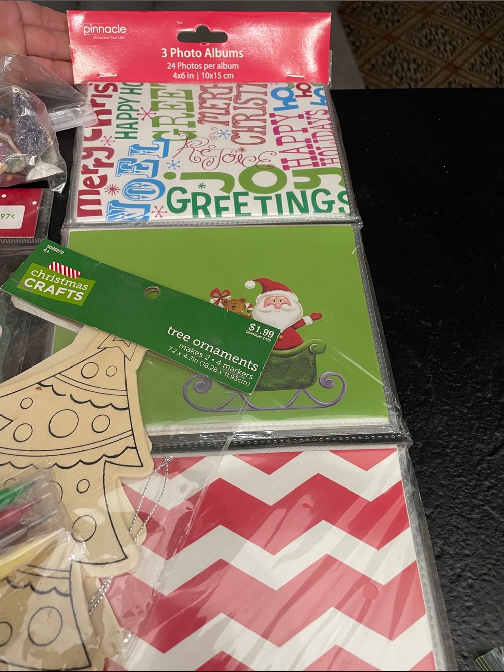 Holiday Craft Set - Red, Green, White Cards, photo albums, stamps and more! Fun! - Picture 5 of 6